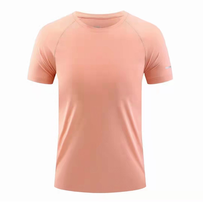 粉色T恤衫
